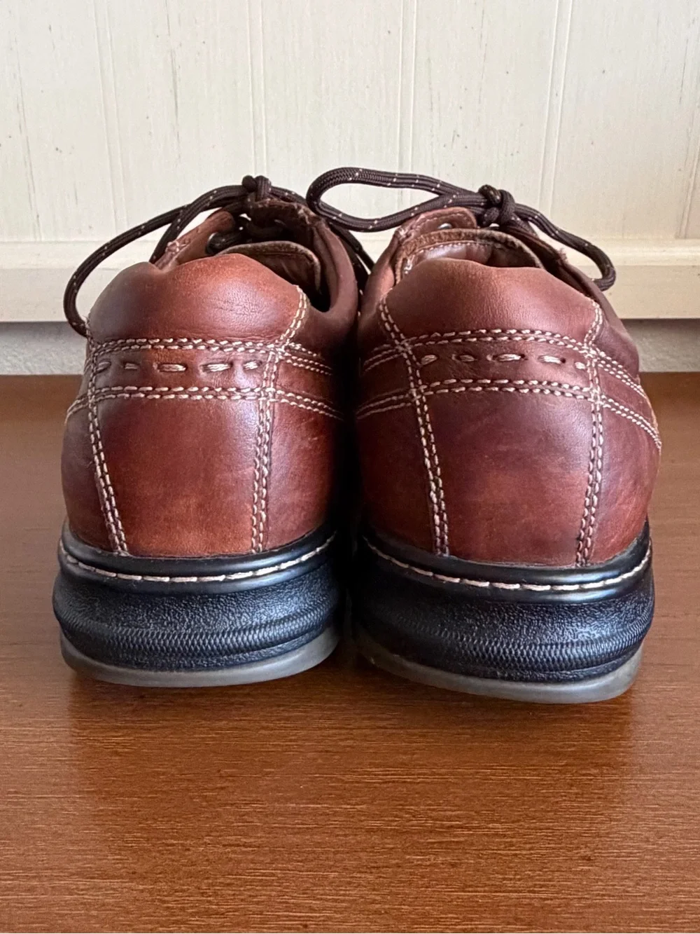 Johnston & Murphy XC4 Waterproof Moc Toe Oxfords 9.5M Sheepskin Comfort Leather